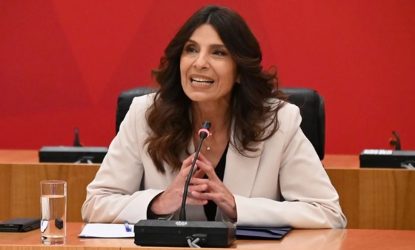 Τσαπανίδου για Μητσοτάκη: «Τέσσερα χρόνια τώρα, μοιράζει ευθύνες σε όλους και δεν αναλαμβάνει καμία» (ΒΙΝΤΕΟ)