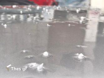 Εντονο χαλάζι γύρω από την Θεσσαλονίκη και στο Κιλκίς – Διακόπηκε η κυκλοφορία στην Εγνατία Οδό
