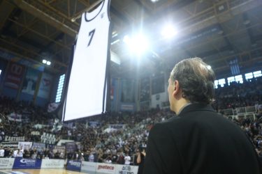 Τιμή και δέος για τον Μπάνε Πρέλεβιτς – Ο ΠΑΟΚ απέσυρε τη φανέλα με το 7 (BINTEO & ΦΩΤΟ)