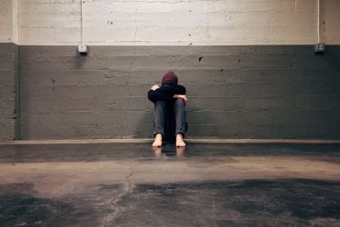 Στο νοσοκομείο με σπασμένα δόντια ένας μαθητής που ξυλοκοπήθηκε από ανήλικους