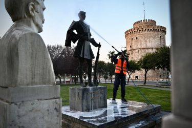 Δήμος Θεσσαλονίκης: Δράση καθαριότητας στην πλατεία Τσιρογιάννη (ΦΩΤΟ)