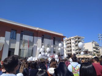 εκδήλωση στην Καλαμαριά για τα θύματα των Τεμπών