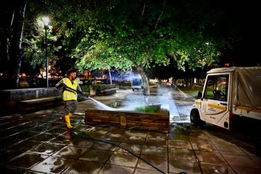 Νυχτερινή δράση καθαριότητας από συνεργεία του Δήμου Θεσσαλονίκης (ΦΩΤΟ)