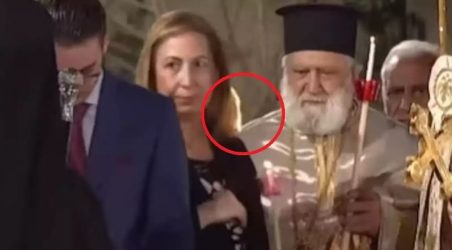 Πήραν φωτιά τα μαλλιά της Μαριλίζας Ξενογιαννακοπούλου μέσα στην εκκλησία (ΒΙΝΤΕΟ)