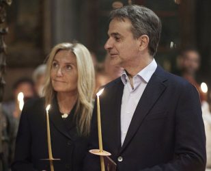 Μητσοτάκης: “Καλή Ανάσταση! Χρόνια πολλά με υγεία, δύναμη και προκοπή”