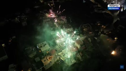 Ανάσταση: Φαντασμαγορικός και φέτος ο ρουκετοπόλεμος στη Χίο (ΒΙΝΤΕΟ)