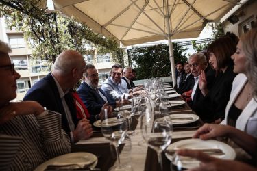 Αλέξης Τσίπρας: Παρέθεσε γεύμα στους υποψήφιους του ψηφοδελτίου Επικρατείας