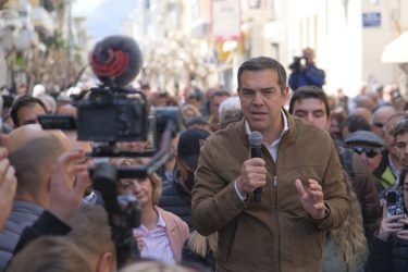 Τσίπρας: «Το δίλημμα της κάλπης είναι ρύθμιση δανείων ή αναδιανομή περιουσίας από τη μεσαία τάξη στα χέρια των λίγων»