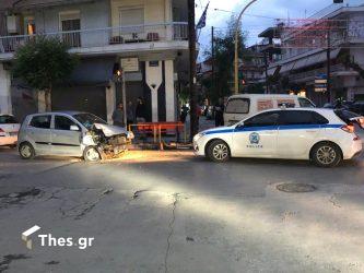 Θεσσαλονίκη: Σύγκρουση οχημάτων στους Αμπελόκηπους (ΦΩΤΟ)