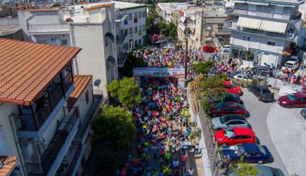 6ος Λαϊκός Δρόμος «Παναγιώτης Αφαλής»: “Πλημμύρισαν” με χρώματα και φωνές οι δρόμοι (ΦΩΤΟ)