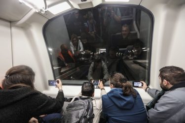 Πρώτο δρομολόγιο με επιβάτες για το Μετρό Θεσσαλονίκης (ΦΩΤΟ)
