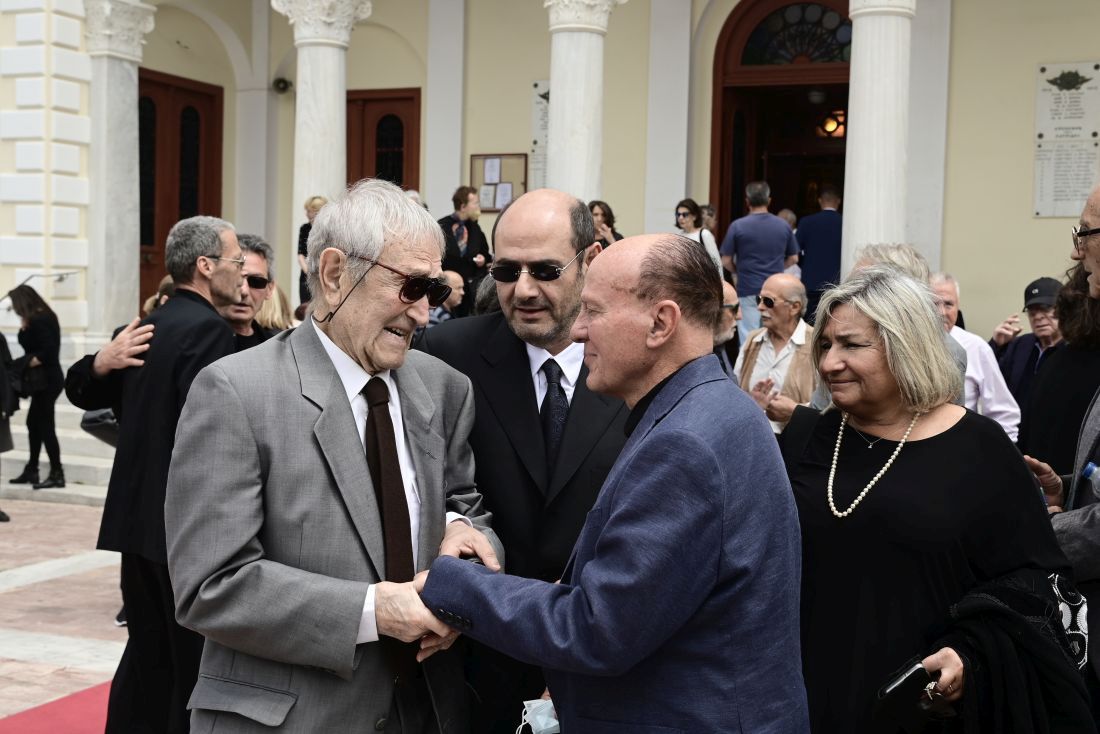 Κηδεία Γιάννη Βογιατζή τραγουδιστής Eurokinissi