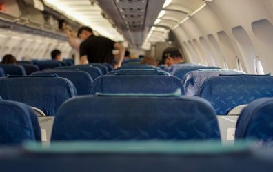 Τρόμος στον αέρα: Πόρτα αεροπλάνου άνοιξε σε πτήση (ΒΙΝΤΕΟ)