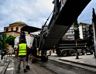 Θεσσαλονίκη: Σε εξέλιξη τα έργα ασφαλτόστρωσης στη Μακένζι Κινγκ (ΦΩΤΟ)