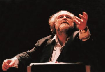 Στη ΜΕΘ ο συνθέτης Γιάννης Μαρκόπουλος