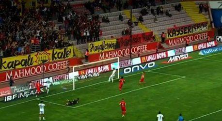 Ευθύμης Κουλούρης: Σκόραρε στον ελληνικό “εμφύλιο” της Τουρκίας (ΒΙΝΤΕΟ)