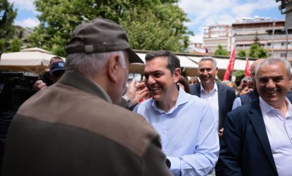 Τσίπρας: “Η στρατηγική τους είναι να κερδοσκοπήσουν με την περιουσία της μεσαίας τάξης”