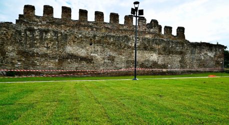 Θεσσαλονίκη: Πράσινος περίπατος δίπλα στα βυζαντινά τείχη (ΦΩΤΟ)