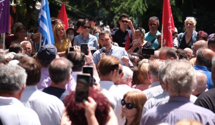 Τσίπρας: “Δεν θα αφήσουμε μία ανεξέλεγκτη και παντοδύναμη Δεξιά να τα αλώσει όλα” (ΦΩΤΟ)