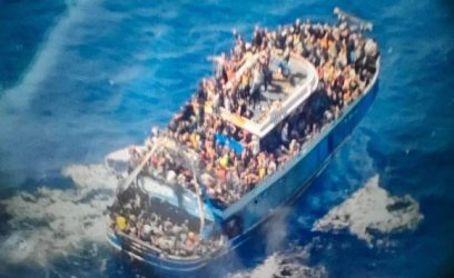 Ναυάγιο στην Πύλο: Τέσσερις από τους συλληφθέντες “δείχνουν” για διακινητή έναν εξ’ αυτών
