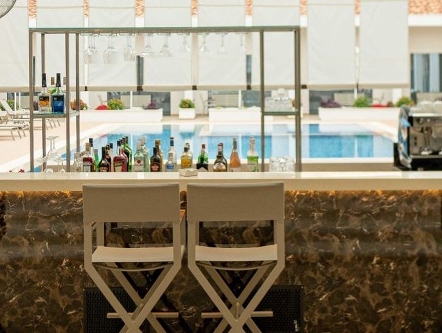 Mirror Hotel Ξενοδοχείο Πολύχρονο Χαλκιδική διακοπές καλοκαίρι