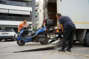 Νέα επιχείρηση απομάκρυνσης εγκαταλελειμμένων δίκυκλων από τον δήμο Θεσσαλονίκης (ΦΩΤΟ)