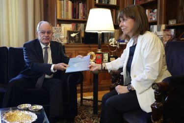 Στην Σακελλαροπούλου με τα αποτελέσματα των εκλογών 2023 ο Τασούλας