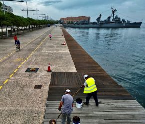 Δήμος Θεσσαλονίκης: Εργα συντήρησης στη Νέα Παραλία για πρώτη φορά μετά την ανάπλασή της
