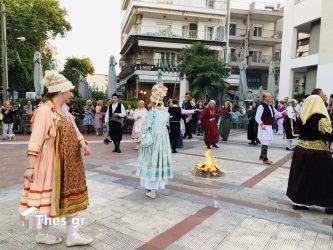 Θεσσαλονίκη: Αναβίωσε απόψε στον Εύοσμο το έθιμο του “Κλήδονα” (ΦΩΤΟ)