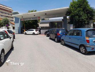 Θεσσαλονίκη: Αυτοκίνητο κατέληξε μέσα σε… κτήριο του Ιπποκράτειου νοσοκομείου (ΦΩΤΟ)