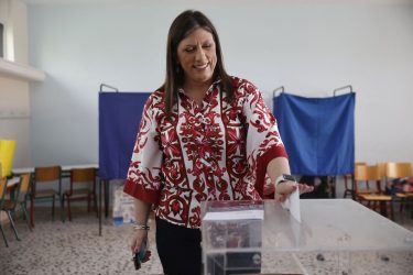 Εκλογές 2023: Ψήφισε η Ζωή Κωνσταντοπούλου – «Πάμε με χαμόγελο και αγάπη»