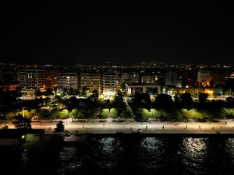 Αντικαθίστανται τα φώτα της Νέας Παραλίας Θεσσαλονίκης
