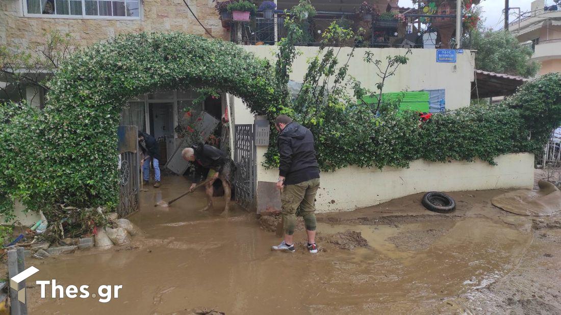 Θεσσαλονίκη πλημμύρισαν σπίτια από το ρέμα Πολίχνης