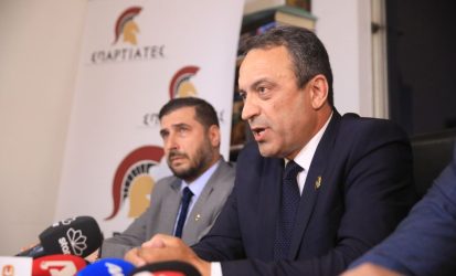 Βασίλης Στίγκας: «Δεν θα είχαμε ομοφυλόφιλο βουλευτή στους Σπαρτιάτες – Με ενοχλεί να φιλιούνται δύο άνδρες»