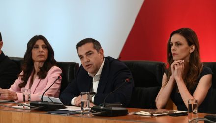 Τσίπρας: “Ψέμματα οι εξαγγελίες της Νέας Δημοκρατίας, θα καταθέσουμε άλλο μεσοπρόθεσμο”