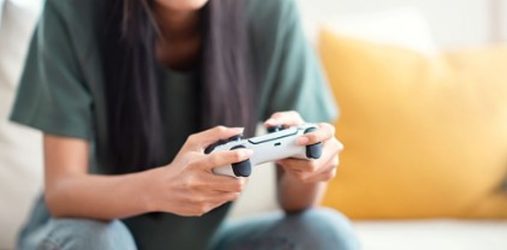 Θεσσαλονίκη: Ξυλοκόπησε τον σύντροφο της γιατί έπαιζε… βιντεοπαιχνίδια