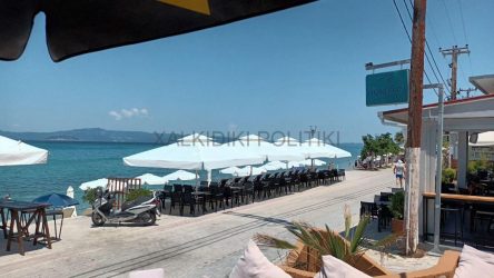 Χαλκιδική: Παραμένει για 8η μέρα η χειροβομβίδα στην θάλασσα του Πευκοχωρίου