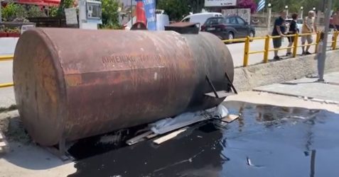 Χαλκιδική: Γέμισε με καμένα λάδια το λιμάνι στο Πόρτο Κουφό (ΒΙΝΤΕΟ)