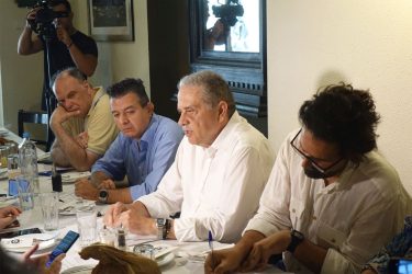 Σάκης Τζακόπουλος: Παρέθεσε γεύμα σε δημοσιογράφους ο υποψήφιος δήμαρχος Θεσσαλονίκης (ΒΙΝΤΕΟ)