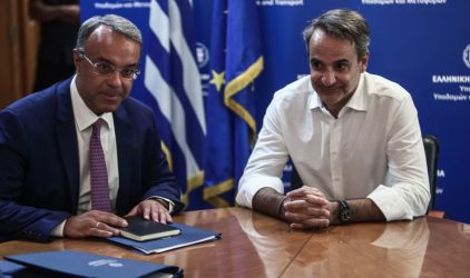 Μητσοτάκης: “Σε κυκλοφορία 250 ηλεκτροκίνητα λεωφορεία σε Θεσσαλονίκη και Αθήνα μέχρι τις αρχές του 2024”