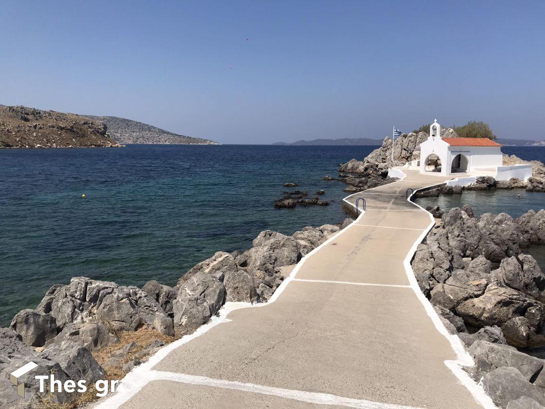 Παραλία Αγιος Ισίδωρος Χίος νησί Αιγαίο καλοκαίρι διακοπές θάλασσα greek beaches εκκλησάκι