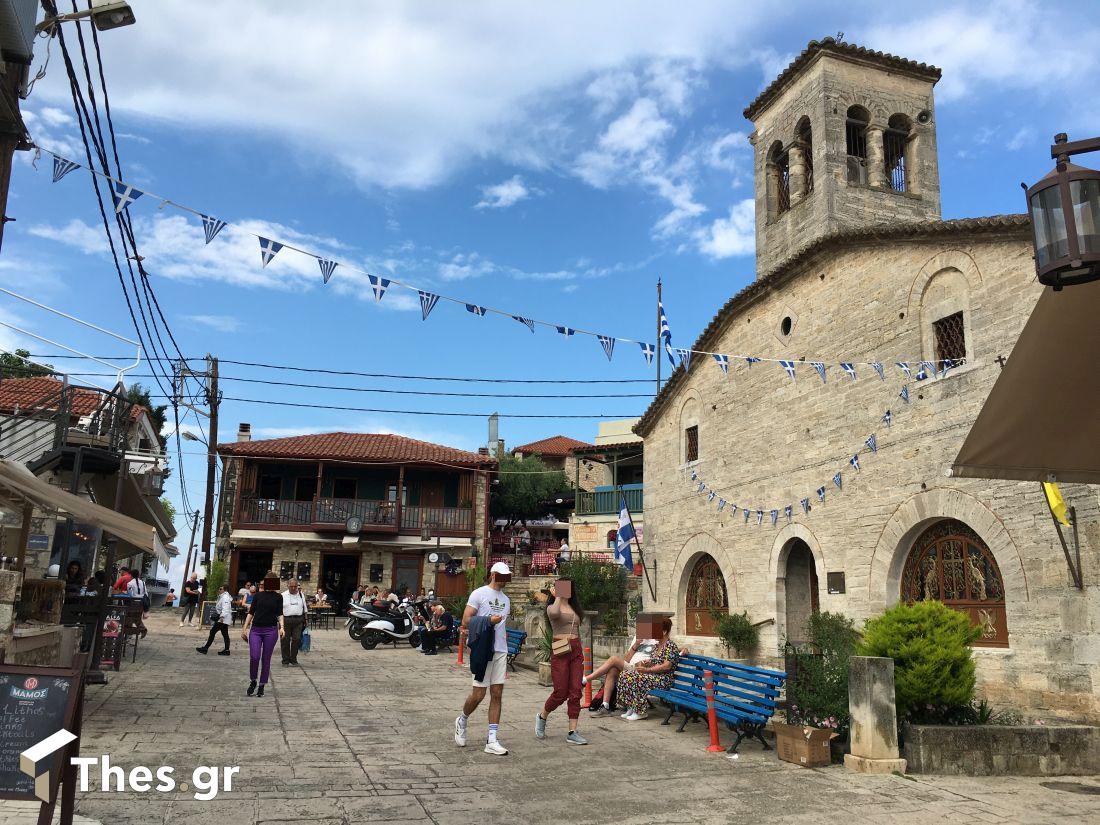 Αφυτος Χαλκιδική παραδοσιακό χωριό πλατεία Αγιος Δημήτριος