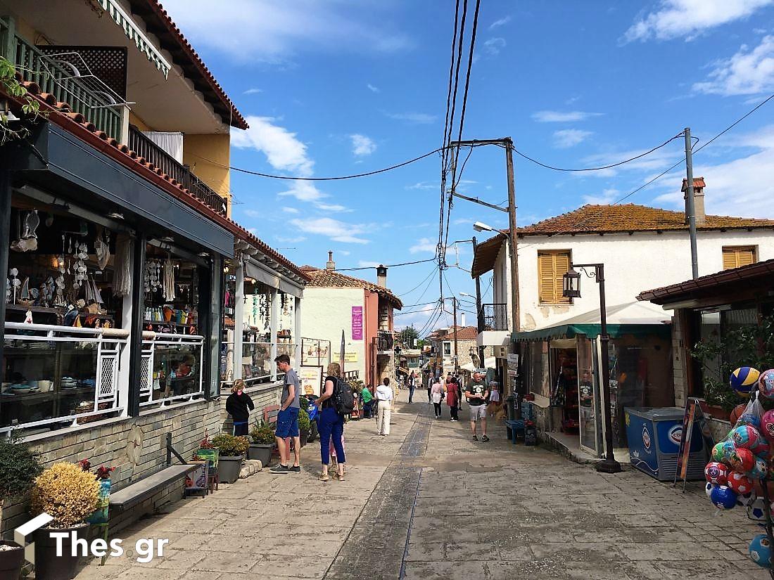Αφυτος Χαλκιδική παραδοσιακό χωριό βόλτα στους δρόμους μαγαζιά