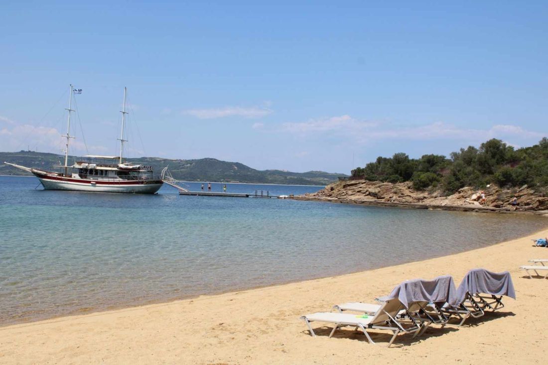 banana beach Αμμουλιανή Χαλκιδική beach bar ηλιοβασίλεμα εξυπηρέτηση 