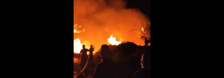 Φωτιά στη Ρόδο: Κόβουν την ανάσα τα βίντεο με τις φλόγες – Κάηκαν ολοσχερώς σπίτια