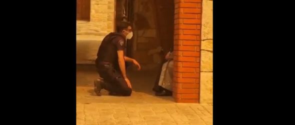 Φωτιά στη Μάνδρα: Συγκλονίζει η στιγμή που αστυνομικοί προσπαθούν να πείσουν μοναχές να εκκενώσουν