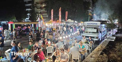 Καλαμαριά: Σιωπηρά και χωρίς μουσική το ψήσιμο της σαρδέλας στις Καπναποθήκες λόγω πένθους (ΦΩΤΟ)