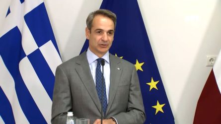 Κυριάκος Μητσοτάκης στην συνέντευξη Τύπου με τον Λετονό πρωθυπουργό: «Υποστηρίζουμε την Ουκρανία με κάθε τρόπο»