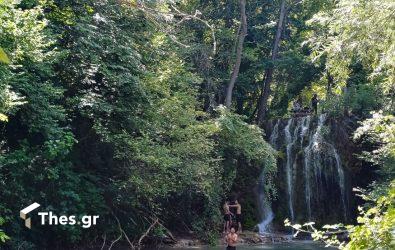 γαλάζια λίμνη Σκρα νερά καταρράκτης