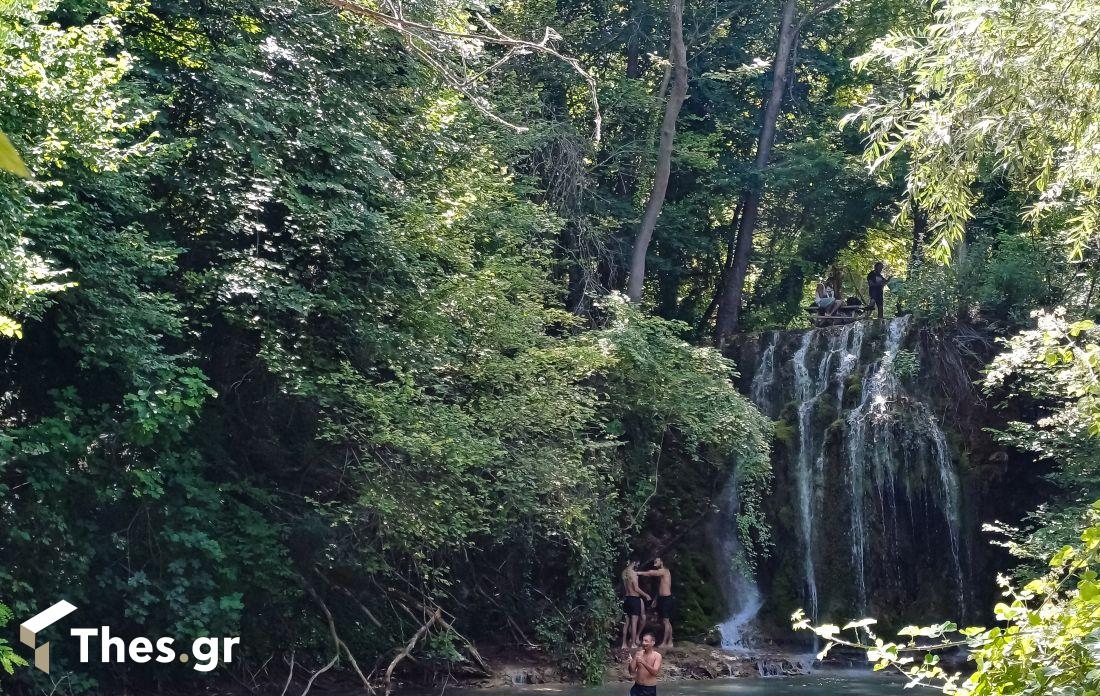 γαλάζια λίμνη Σκρα νερά καταρράκτης